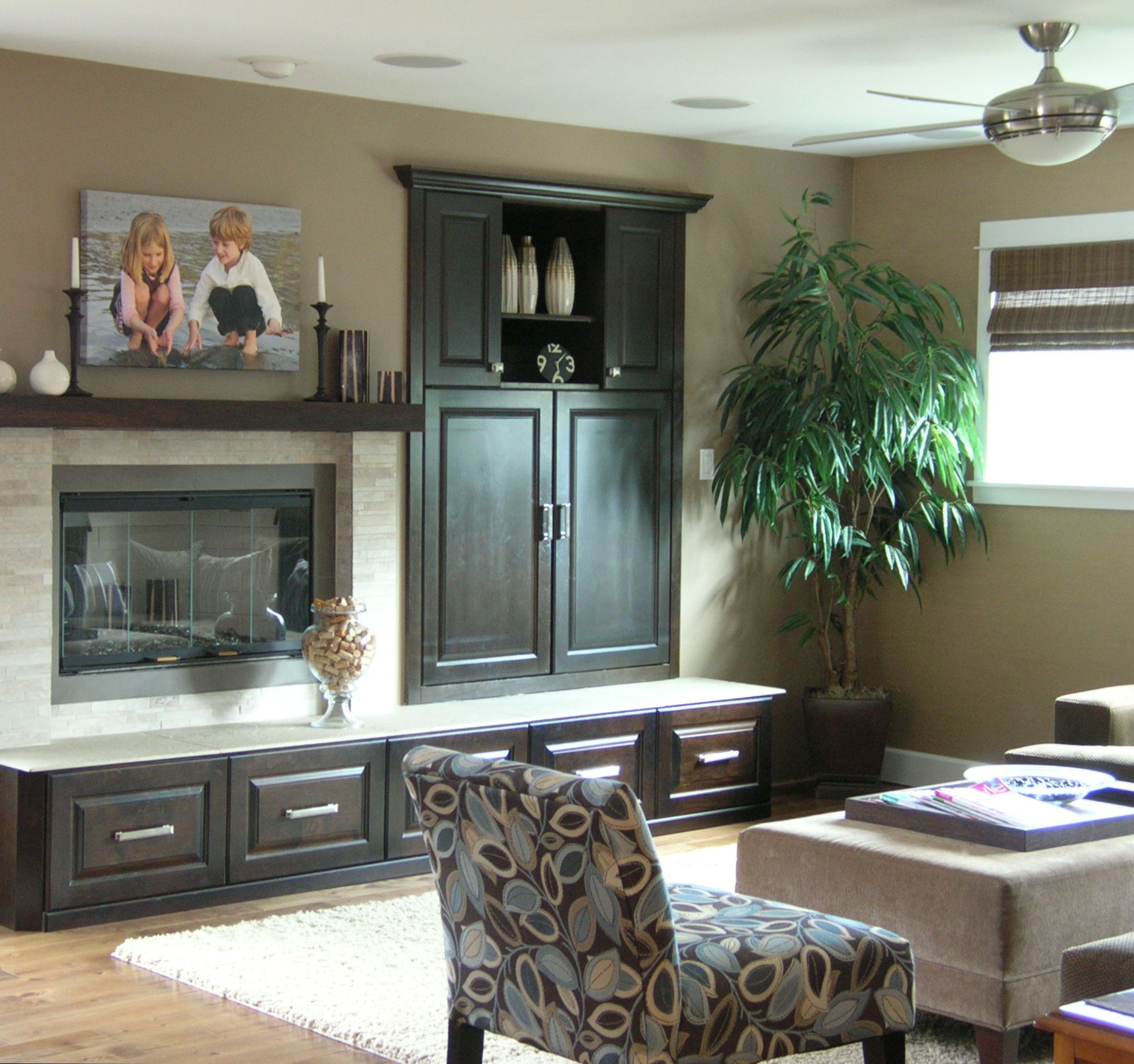 monochromatic_color_schemed_living_room_3