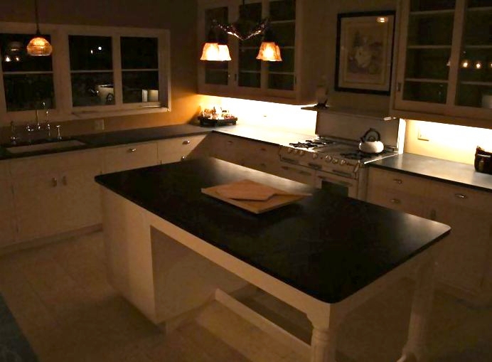 vintage_ranch_style_1940s_kitchen_remodel_with_antique_light_fixtures_3